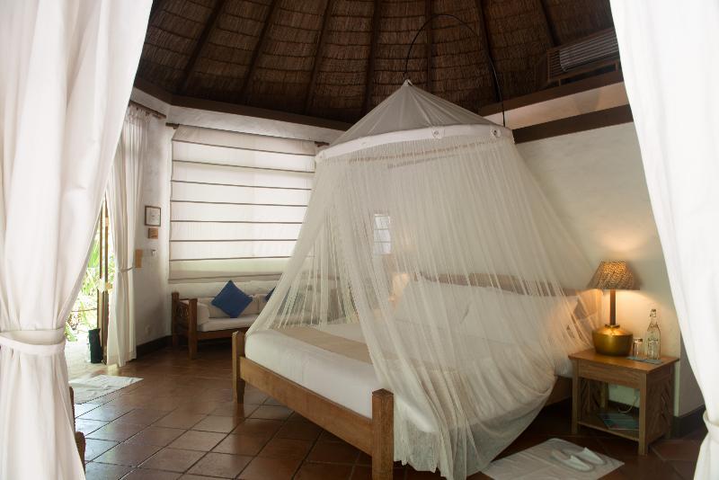 Coco Palm Dhuni Kolhu - 20 Percent Off Roundtrip Seaplane For From 1 To 30 September 2025 Курортный комплекс 4*